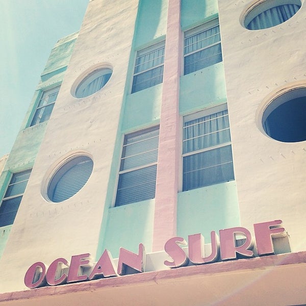 Foto tomada en Ocean Surf Hotel  por Johanna L. el 3/23/2014