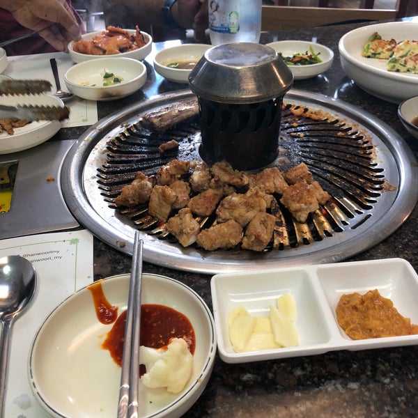 รูปภาพถ่ายที่ Hanwoori Korean Restaurant (한우리) โดย Stanley L. เมื่อ 8/31/2018