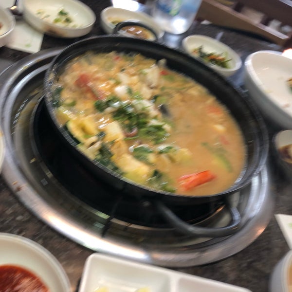 8/31/2018 tarihinde Stanley L.ziyaretçi tarafından Hanwoori Korean Restaurant (한우리)'de çekilen fotoğraf