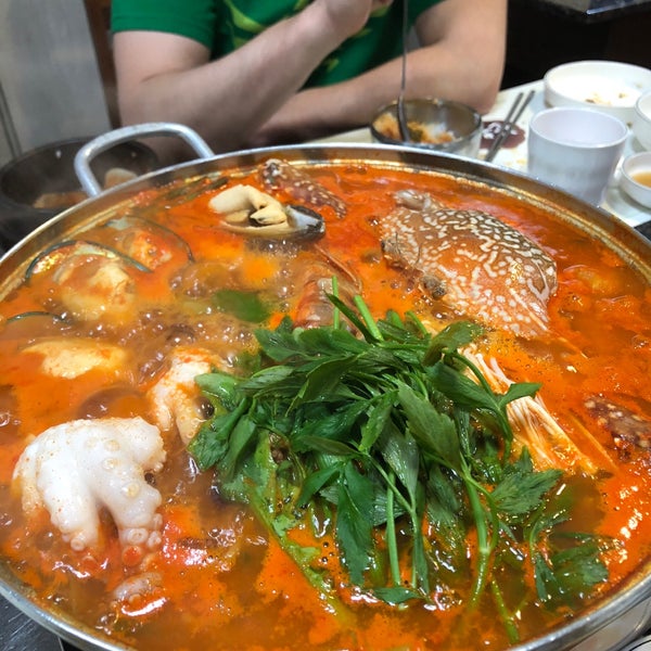 5/10/2018 tarihinde Stanley L.ziyaretçi tarafından Hanwoori Korean Restaurant (한우리)'de çekilen fotoğraf