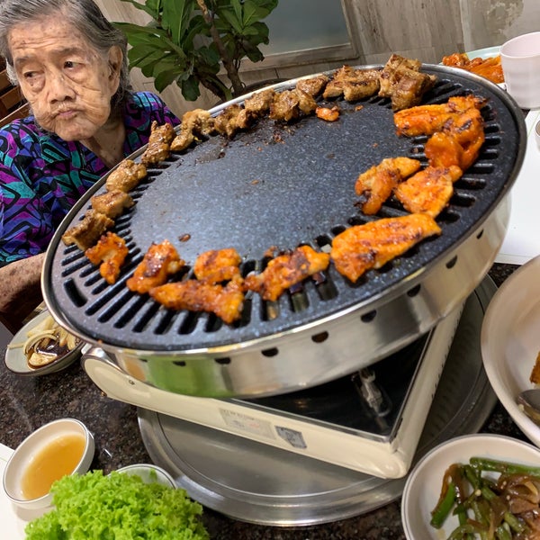 รูปภาพถ่ายที่ Hanwoori Korean Restaurant (한우리) โดย Stanley L. เมื่อ 12/29/2018