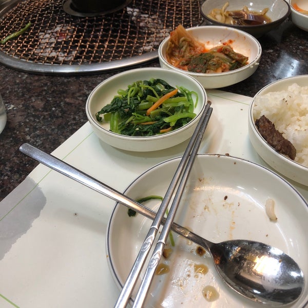 9/30/2017 tarihinde Stanley L.ziyaretçi tarafından Hanwoori Korean Restaurant (한우리)'de çekilen fotoğraf