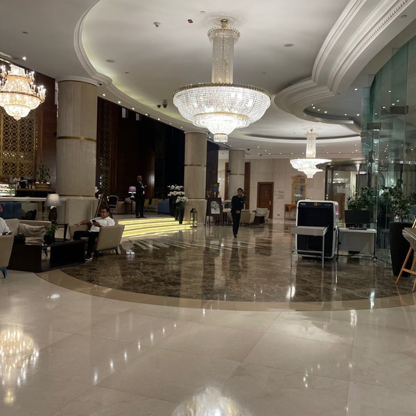 Foto tomada en Millennium Hotel Doha  por Suhib . el 10/14/2022