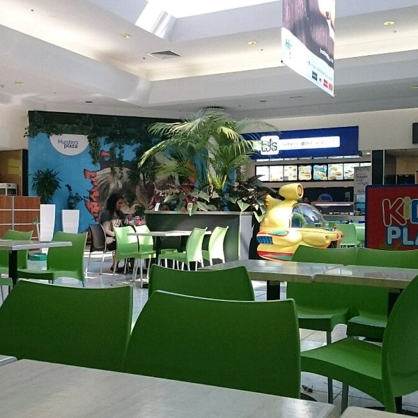 Hunters Plaza Shopping Mall in Papatoetoe