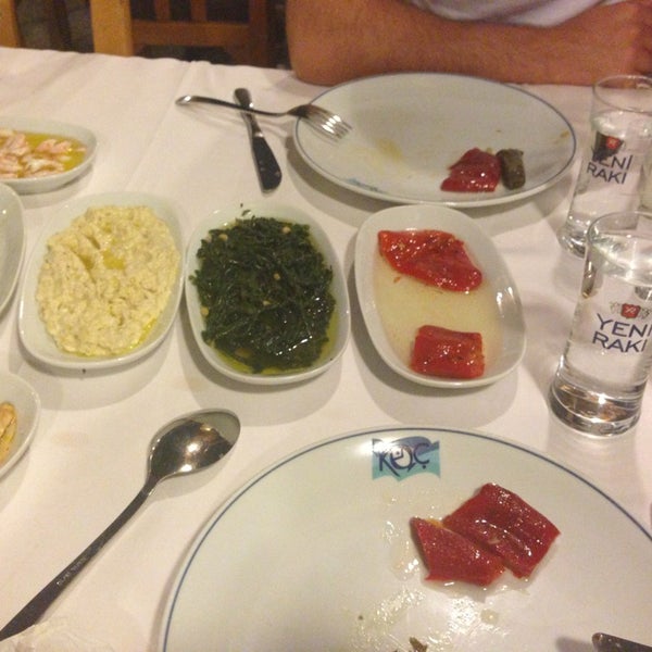 Das Foto wurde bei Koç Restaurant von Umut B. am 5/24/2013 aufgenommen