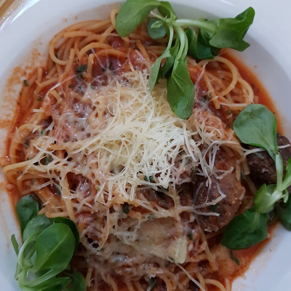 Снимок сделан в Spaghetti Kitchen пользователем Tsvetomira F. 10/6/2018