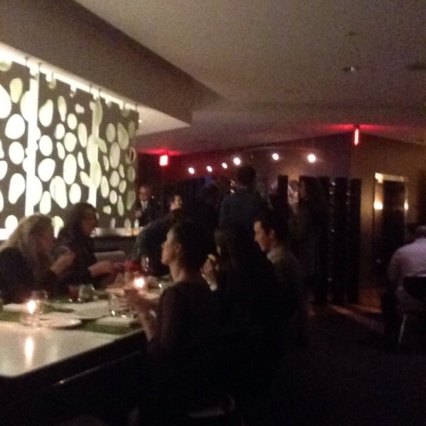 Foto tomada en Avo Restaurant &amp; Dram Whiskey Bar  por C. Williams @. el 3/15/2014