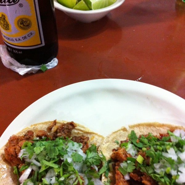 Снимок сделан в Tacos el Rey пользователем Veronica L. 9/6/2013