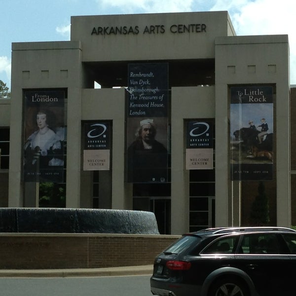 รูปภาพถ่ายที่ Arkansas Museum of Fine Arts โดย Mimi S. เมื่อ 7/6/2013