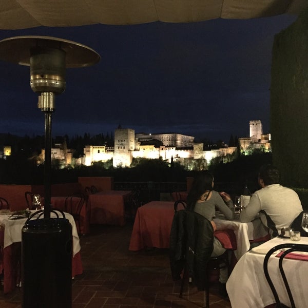 4/6/2016 tarihinde Bienvenido S.ziyaretçi tarafından Restaurante Carmen Mirador Aixa'de çekilen fotoğraf