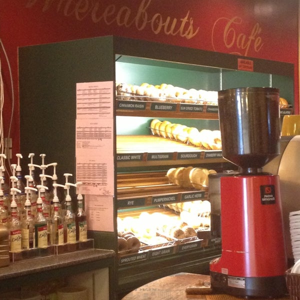 8/17/2013 tarihinde Sarah K.ziyaretçi tarafından Whereabouts Cafe'de çekilen fotoğraf