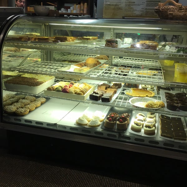 11/19/2015 tarihinde Rob G.ziyaretçi tarafından Brioche Bakery &amp; Cafe'de çekilen fotoğraf