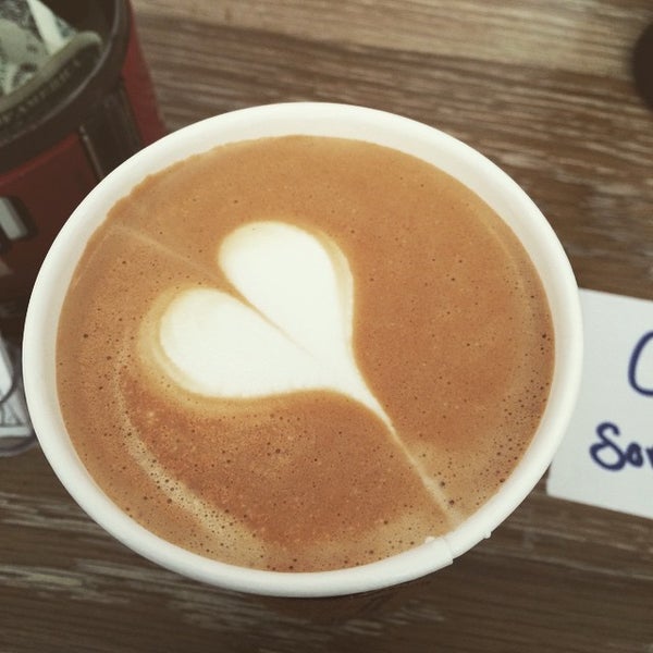 Foto scattata a Burly Coffee da Jasmine il 4/4/2015