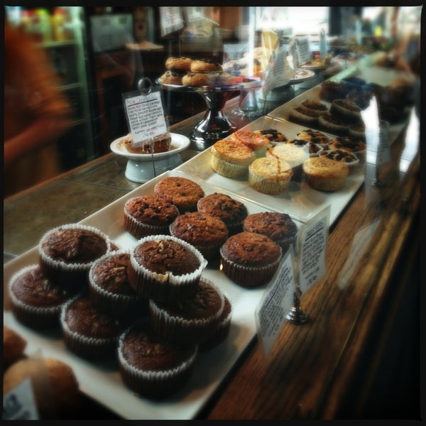 Photo taken at Flying Apron Bakery by Saffy on 8/3/2013