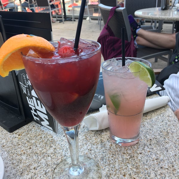 Photo taken at Bar Louie by Michelle D. on 4/28/2017
