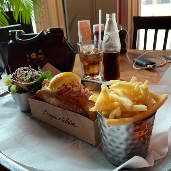 Photo taken at Burger &amp; Lobster by A’S ✨. on 1/23/2020