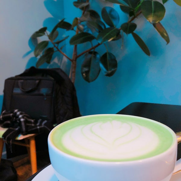 Tasty Matcha Latte and cakes. Grat Place to relax with big windows to the street life.