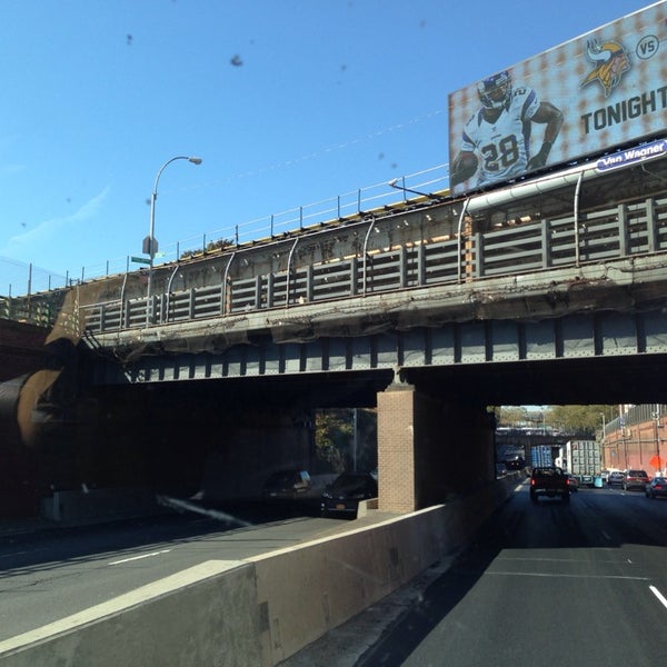 MTA Bus E Tremont Av & Boston Rd (Bx21/Bx40/Bx42) West Farms