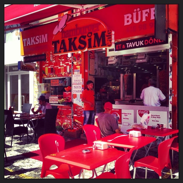 Foto scattata a Taksim Hamburger da Erkn Ç. il 8/28/2013