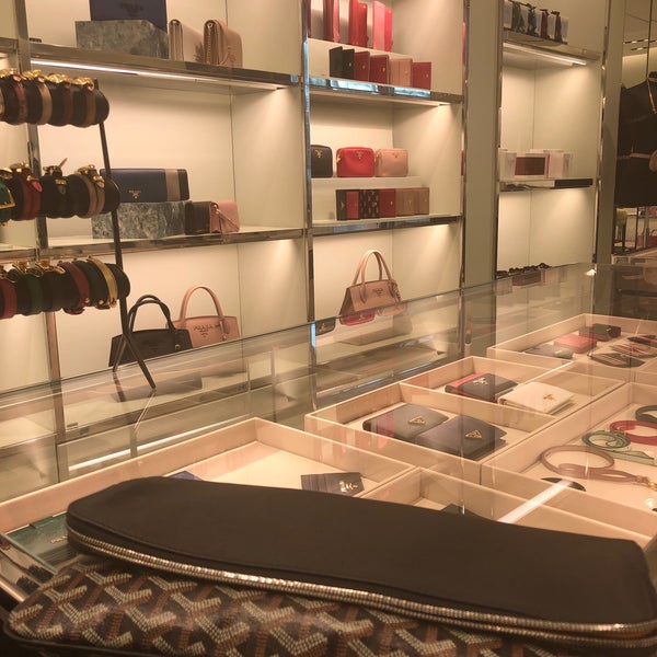 Пальма де Майорка магазин Prada