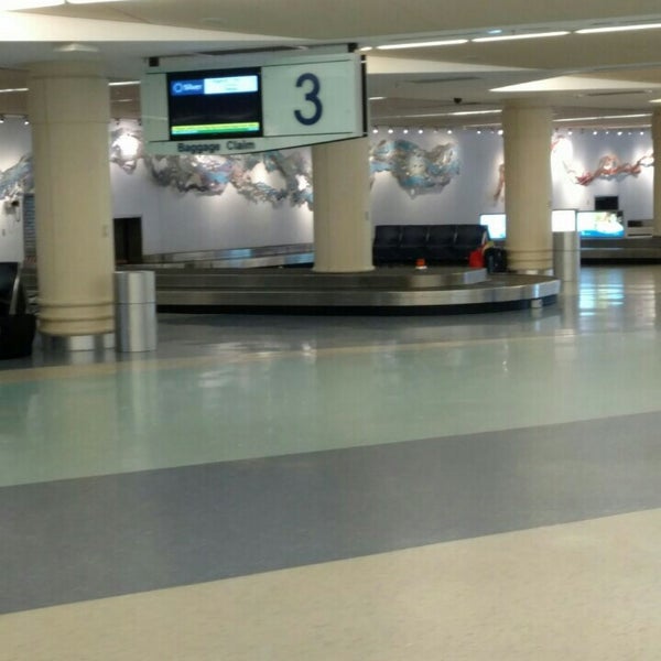 Baggage Claim Jacksonville'de Bagaj Teslim Noktası'da fotoğraflar