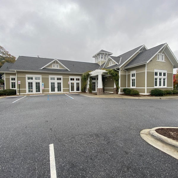 Laredo college. Health center. Комьюнити южно. Комьюнити клуб. Шарлотт (северная каролина).