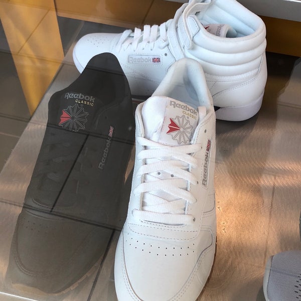 Journeys Shoe Store in Eastside