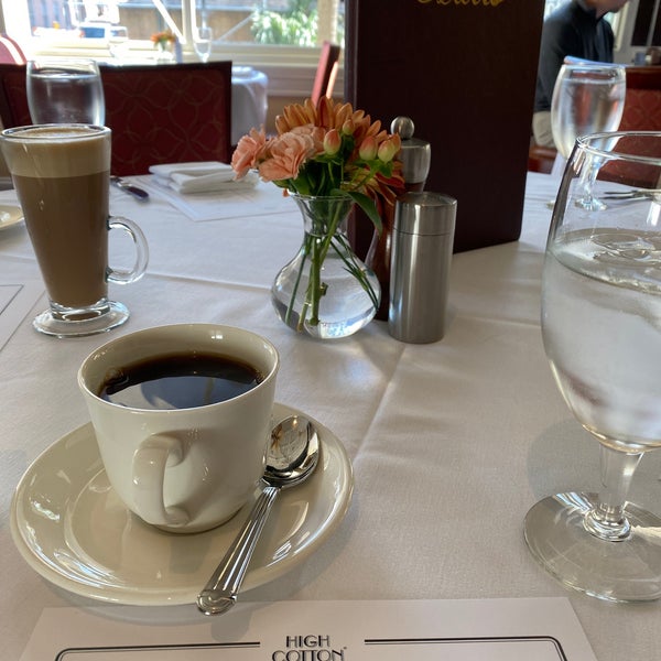 11/3/2019 tarihinde Tom K.ziyaretçi tarafından High Cotton Restaurant'de çekilen fotoğraf
