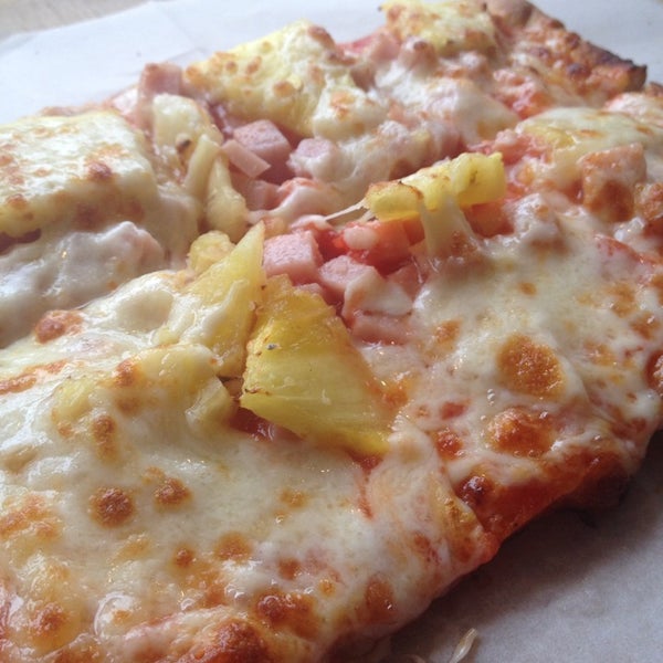 Pizza Metro 2 (Now Closed) Pizzeria in Chicago