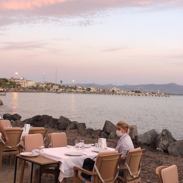 Das Foto wurde bei İstasyon Restaurant von Mehmet D. am 9/27/2020 aufgenommen