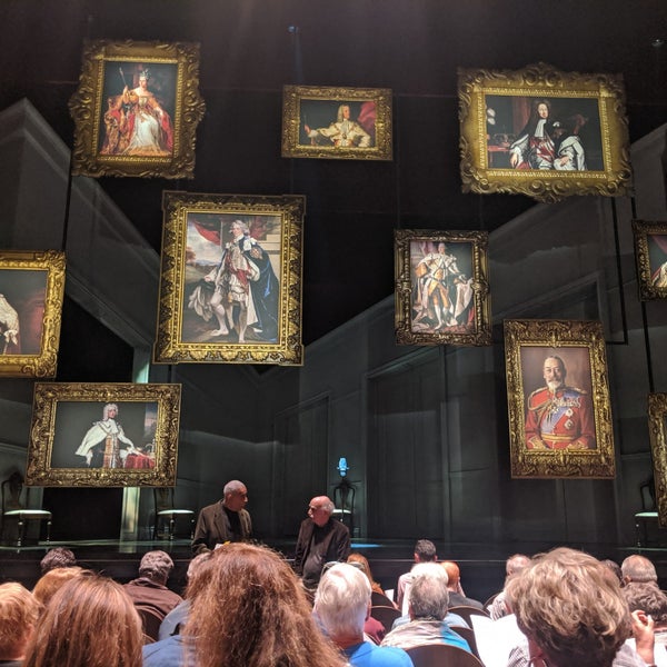 รูปภาพถ่ายที่ Chicago Shakespeare Theater โดย Alex K. เมื่อ 10/6/2019