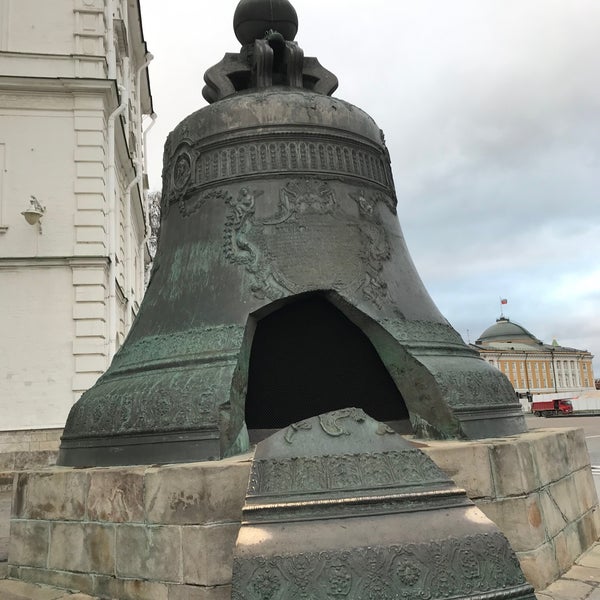 Царь колокол в Новгороде