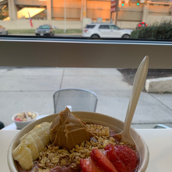 Robeks Fresh Juices & Smoothies Smoothie Shop