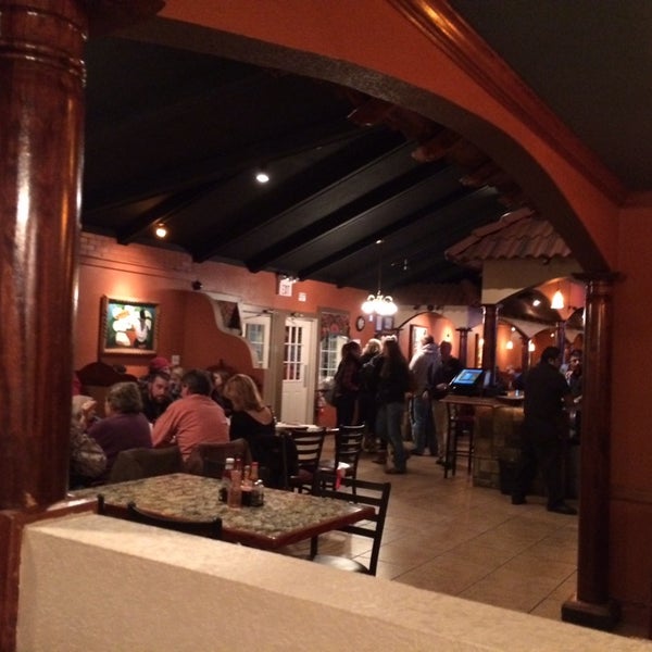 Foto diambil di La Casa Mexican Restaurant oleh Joe H. pada 11/22/2013