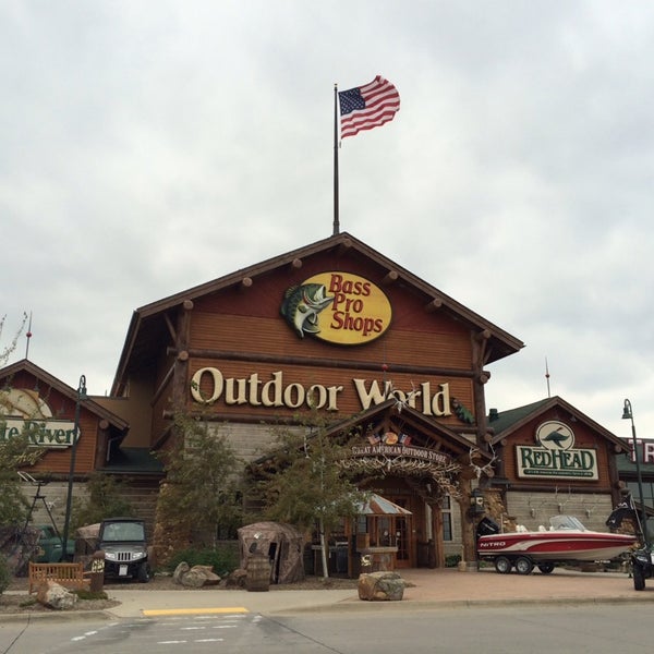 Bass Pro Shops Sporting Goods Shop in Altoona
