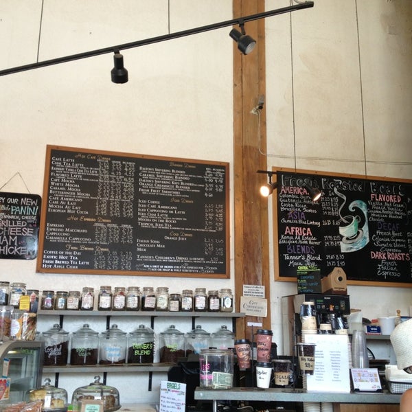 7/14/2013 tarihinde Brian F.ziyaretçi tarafından Tanner&#39;s Coffee Co'de çekilen fotoğraf