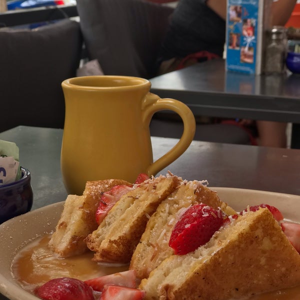 Photo taken at Snooze, an A.M. Eatery by Mohammed 🦁 on 7/17/2019