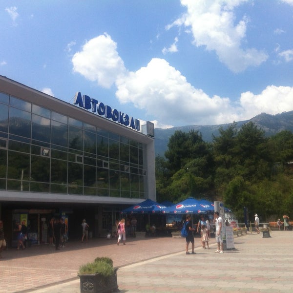 номер автовокзала ялта. автовокзал ялта. ялта автобус 29. автовокзал ялта нижняя платформа. ялта автовокзал фото.