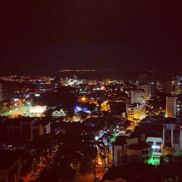 รูปภาพถ่ายที่ Hotel Dann Carlton Bucaramanga โดย Marwin Hernando T. เมื่อ 5/25/2013