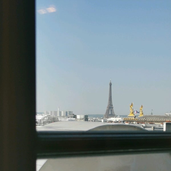 รูปภาพถ่ายที่ Paris Marriott Opera Ambassador Hotel โดย Jeanette S. เมื่อ 7/20/2022