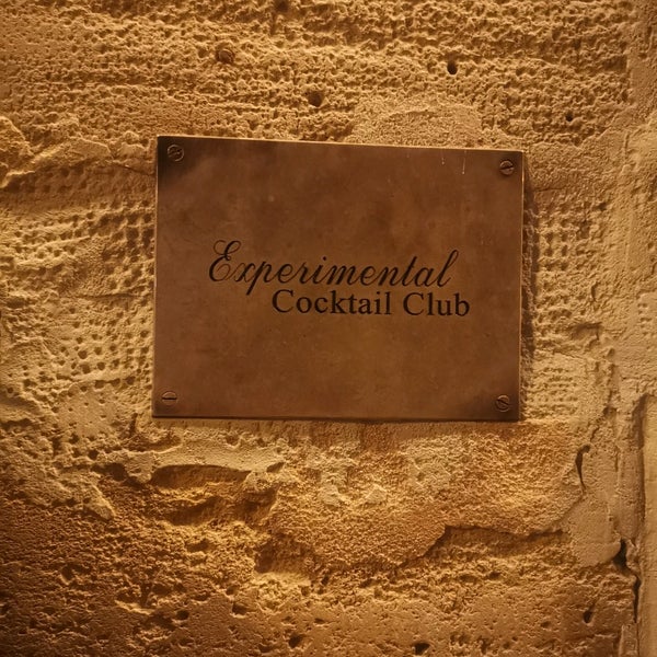 Снимок сделан в Experimental Cocktail Club пользователем Jeanette S. 4/15/2022
