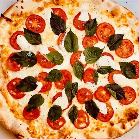 Das Foto wurde bei Bop&#39;s Pizza von Bop&#39;s Pizza am 7/31/2019 aufgenommen