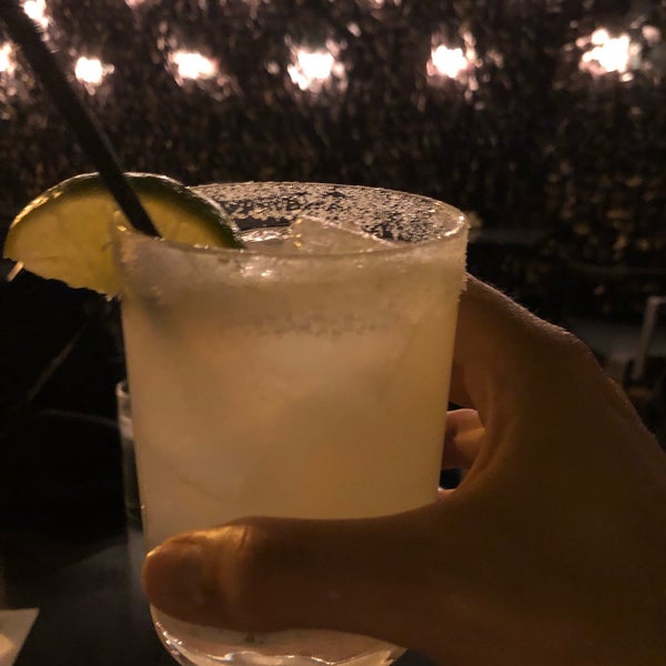 Luxe Bar and Grille Cocktail Bar in Grosse Pointe Farms