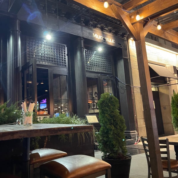 9/3/2021 tarihinde Sara S.ziyaretçi tarafından Mudville Restaurant &amp; Tap House'de çekilen fotoğraf