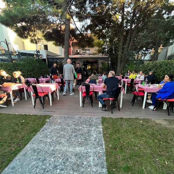 Foto diambil di All Eatalian ( Pizza • Caffe • Ristorante ) oleh Baha A. pada 10/2/2022