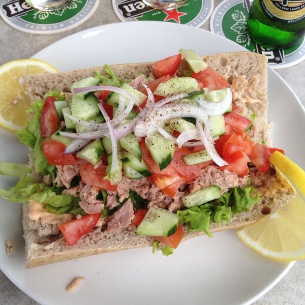 รูปภาพถ่ายที่ Grieks Specialiteiten restaurant Apollo โดย Joyce B. เมื่อ 7/20/2013