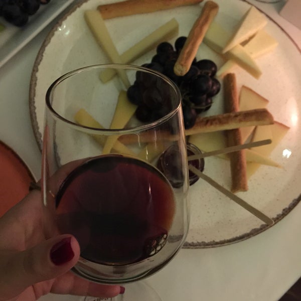Foto tirada no(a) Sensus Şarap &amp; Peynir Butiği por Auditor em 8/15/2020