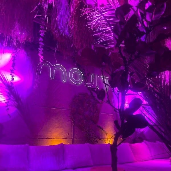 Foto tirada no(a) Mojito Lounge &amp; Club por Auditor em 9/16/2021