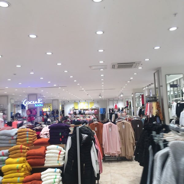 Arving falskhed aritmetik Photos at DeFacto - Clothing Store in Kılıçarslan