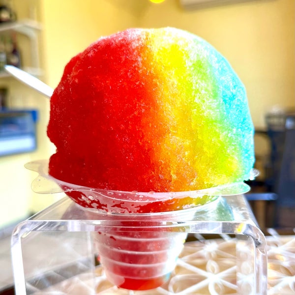 Photo taken at Scandinavian Shave Ice by Quintin D. on 11/19/2022